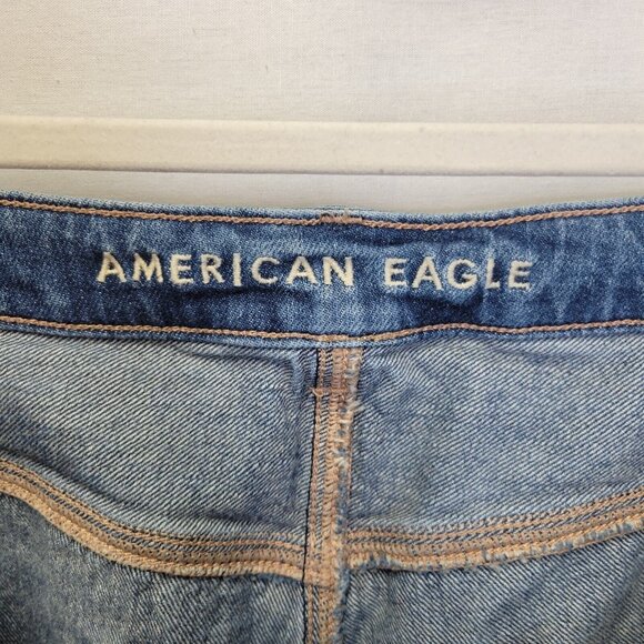 American Eagle Women's Size 16 Jeans Mom Jean Distressed Raw Hem - Picture 8 of 10